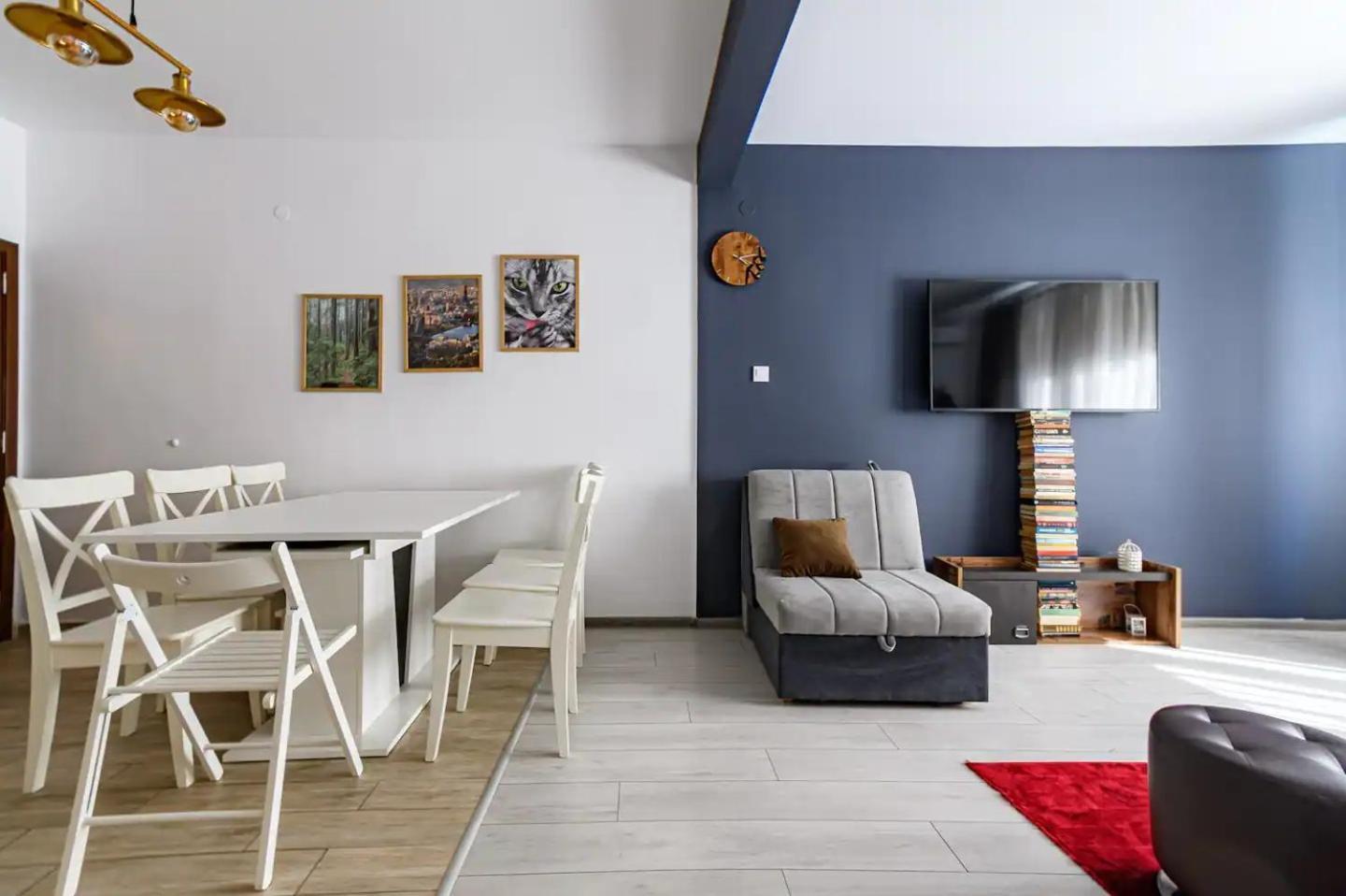 Апартаменты 10 Seconds Away From The Main Street, Free Secured Parking София Экстерьер фото