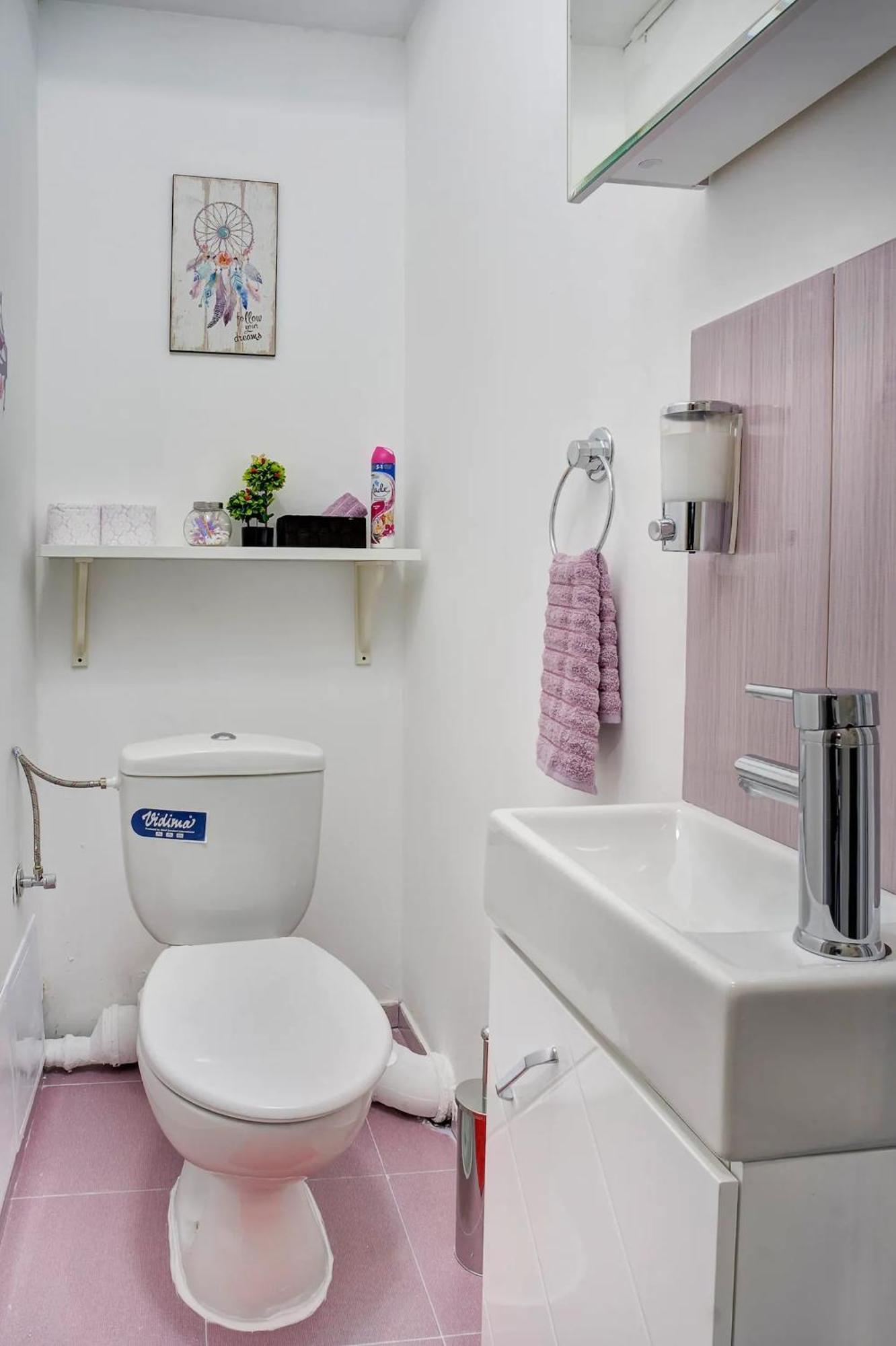 Апартаменты 10 Seconds Away From The Main Street, Free Secured Parking София Экстерьер фото